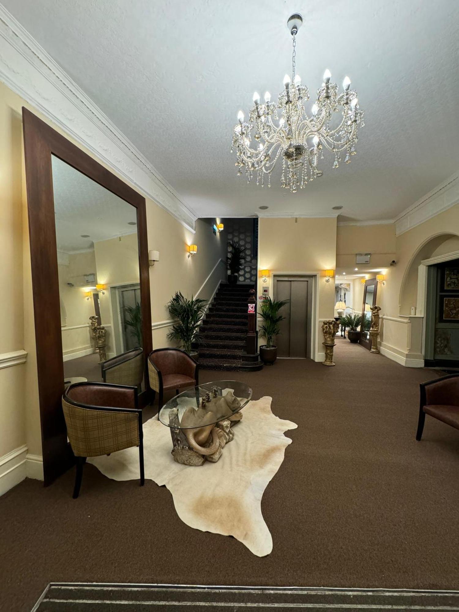 H & G Hotel Opposite Windsor Castle Bagian luar foto