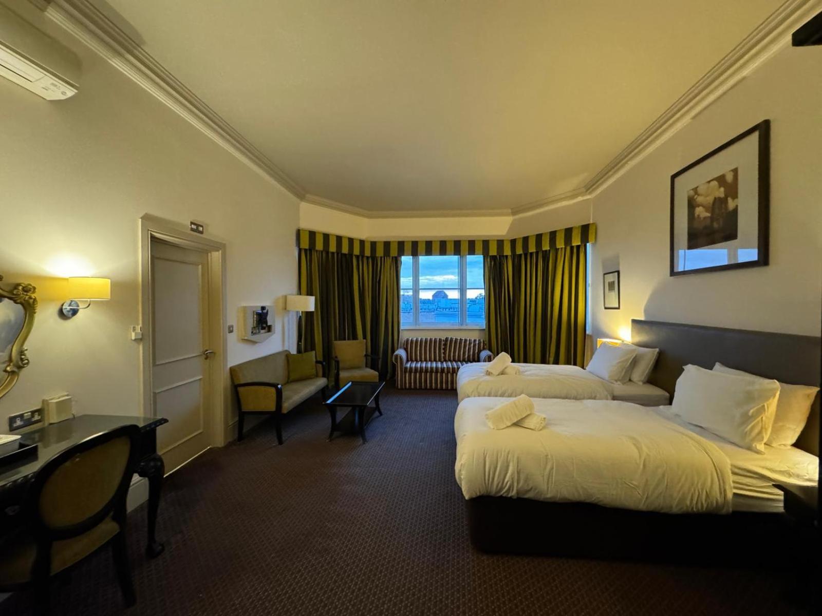H & G Hotel Opposite Windsor Castle Bagian luar foto