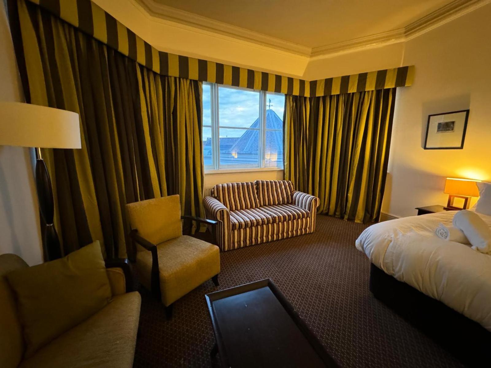 H & G Hotel Opposite Windsor Castle Bagian luar foto