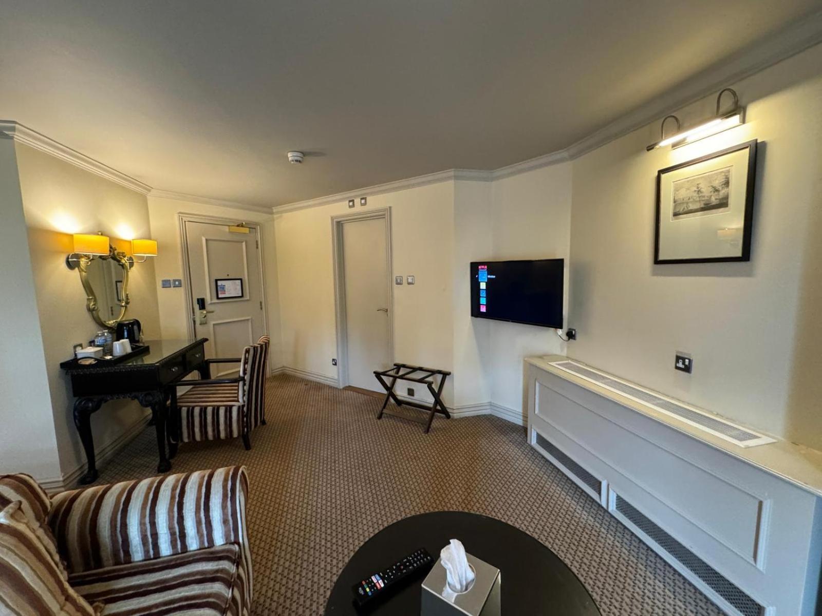 H & G Hotel Opposite Windsor Castle Bagian luar foto