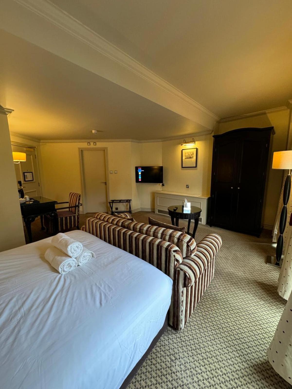 H & G Hotel Opposite Windsor Castle Bagian luar foto